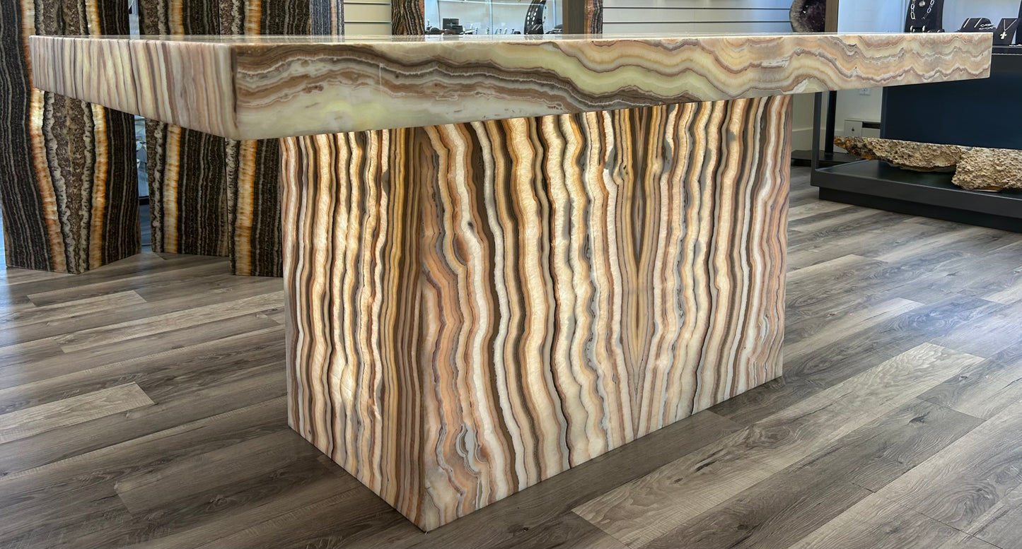 Rosetta Quartz Table