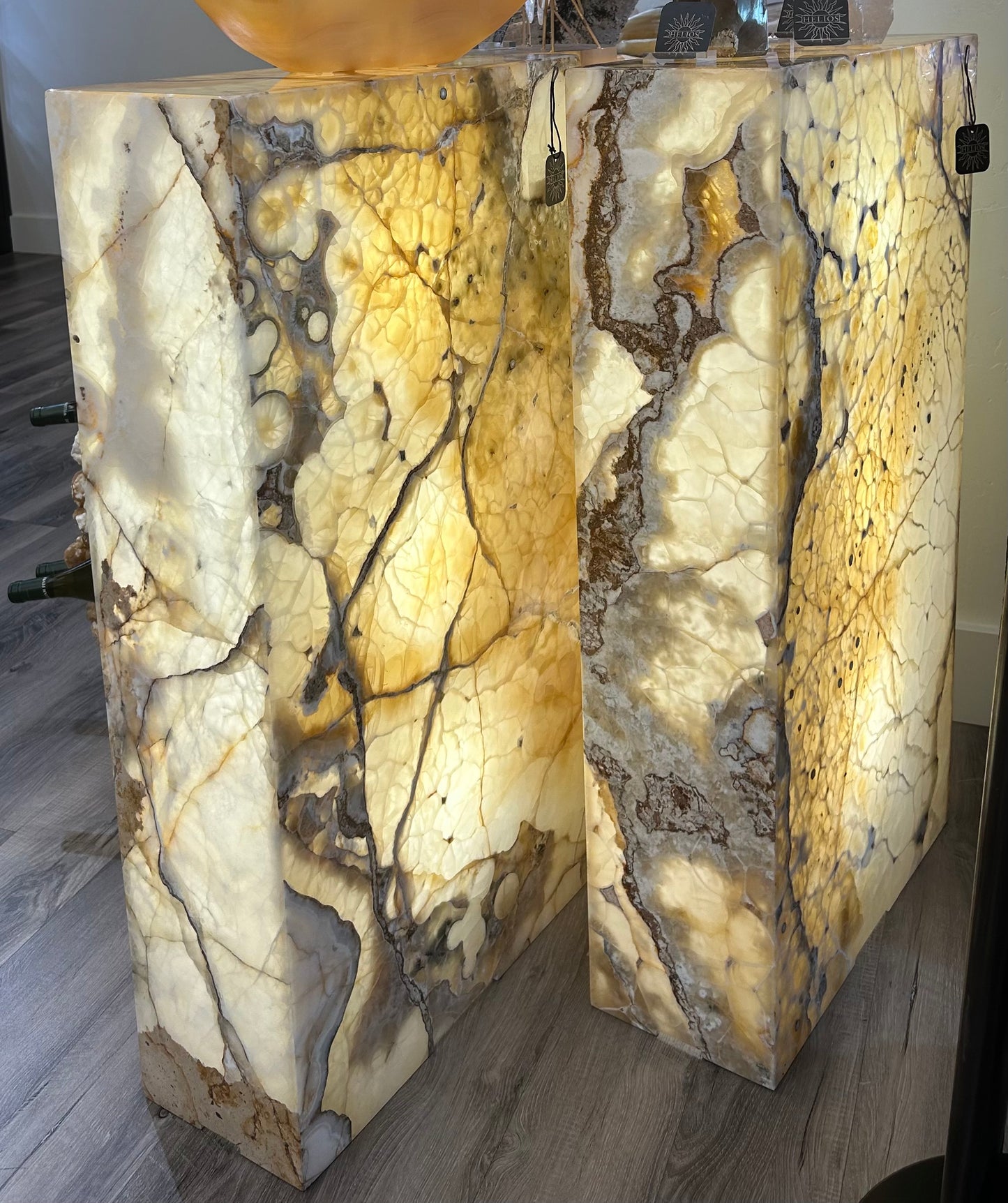 Rectangular Illuminated Onyx Beehive