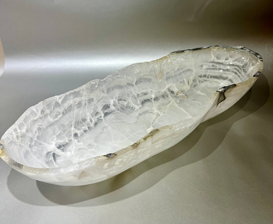 Onyx Rustic Polished Trough (Medium White/Clear with Veins)